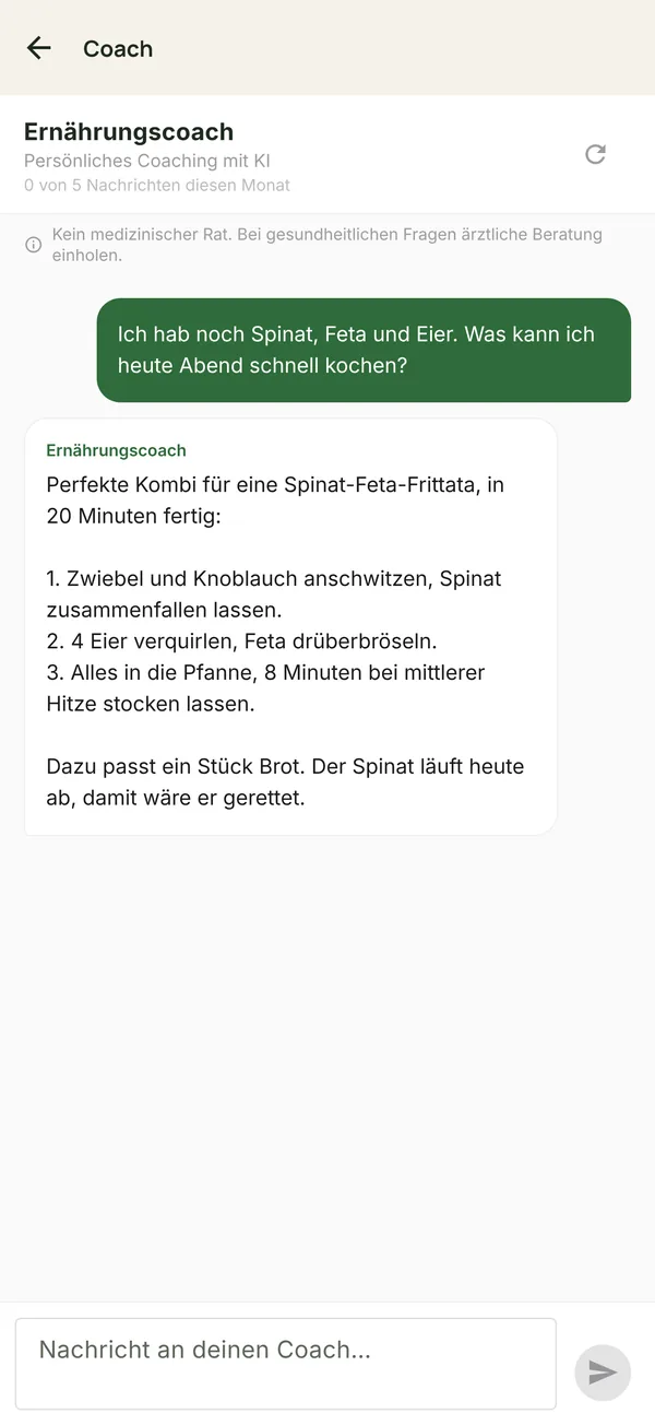 Coach-Chat: Frage nach einem schnellen Abendessen mit Spinat, Feta und Eiern, Antwort mit einer Frittata in drei Schritten